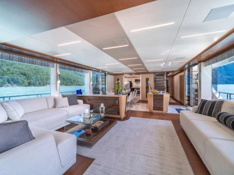 Luxury Yacht rental in Seattle - Ocean alexander VOYAGER