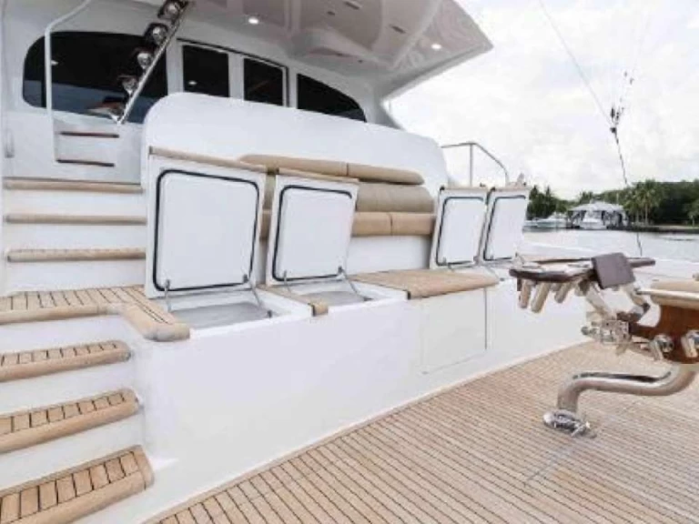 Luxury Yacht rental with or without captain Viking Yachts Bahamas