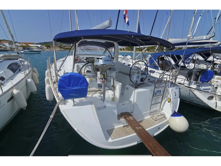 Yacht charter Betina cheap Oceanis 50 Family
