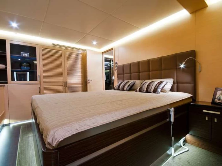 Luxury Yacht rental in Olbia - Sunreef IPHARRA