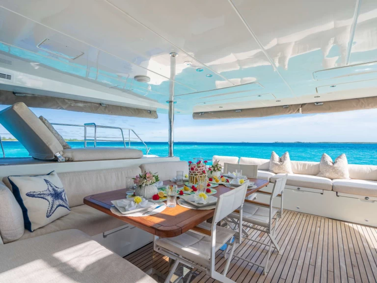 Luxury Yacht for rent Nassau at the best price