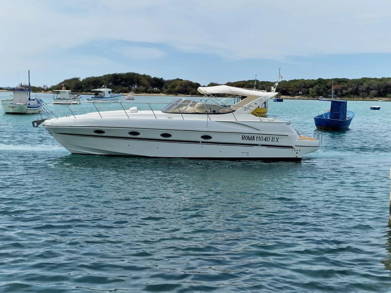 Motorboat rental with or without captain Innovazione e Progetti Porto Cesareo (Port)