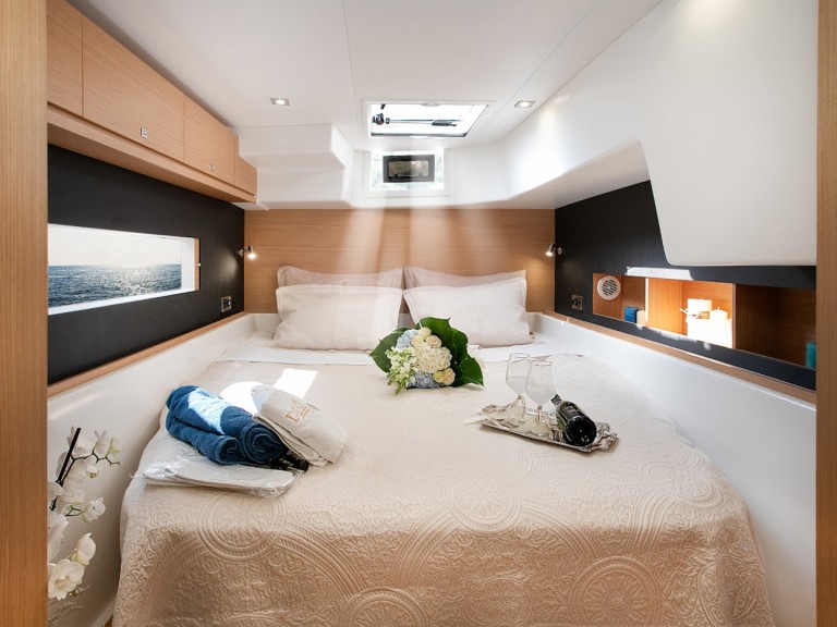 Dufour Dufour 48 in Alimos on SamBoat