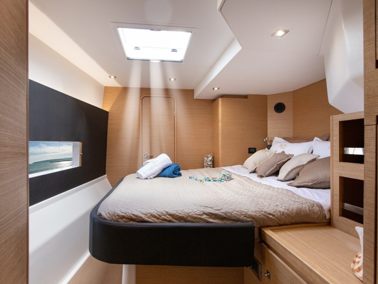 Rent a Dufour Dufour 48 Alimos