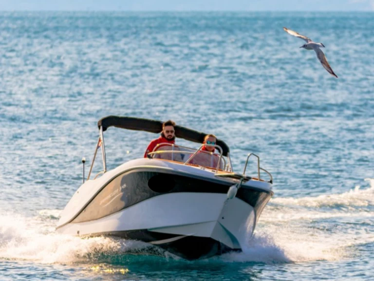 Yacht charter Santander cheap Barracuda 545 Open