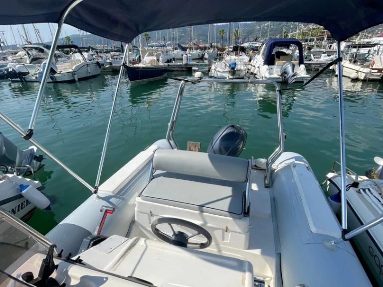Yacht charter La Spezia cheap Lomac 500
