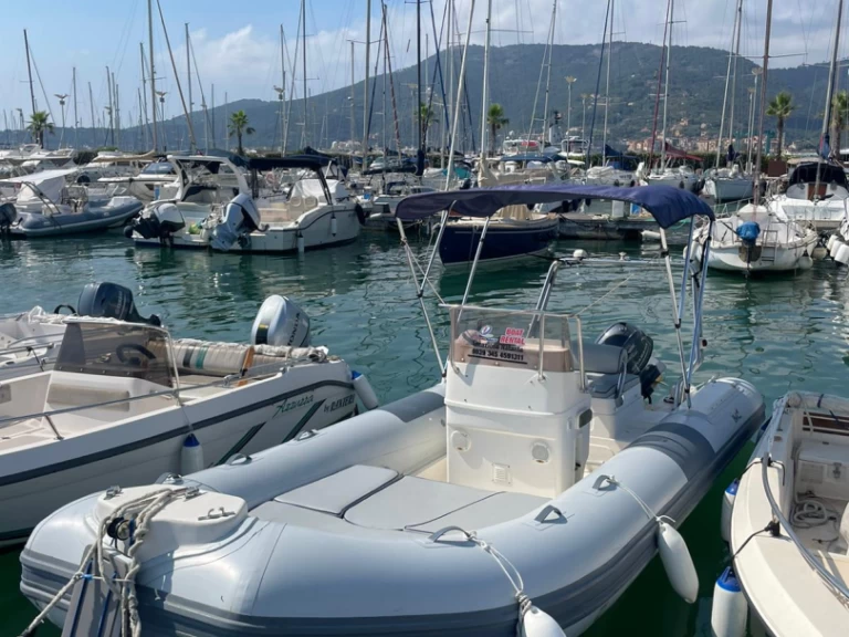 Boat rental Lomac Lomac 500 in La Spezia on Samboat