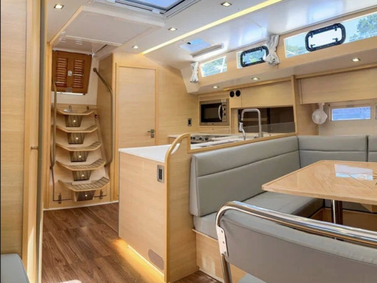 Boat rental Delta Yachts Delta 41 in Paraty on Samboat