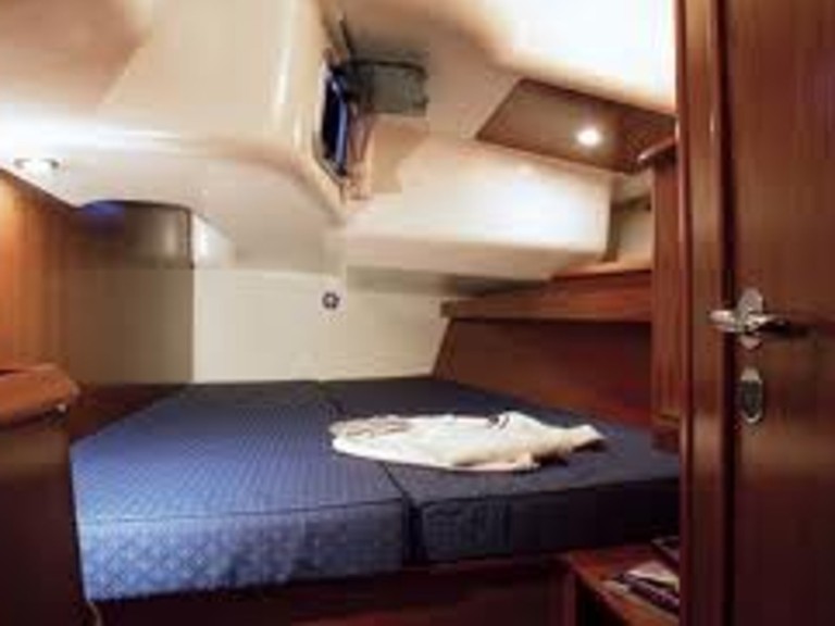 Boat rental Jeanneau Sun Odyssey 45 (webasto) in Cannigione on Samboat