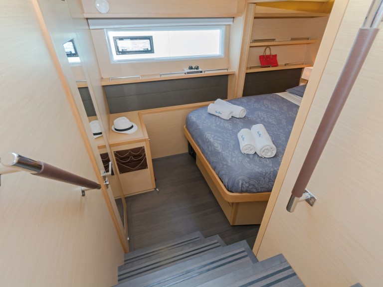 Yacht charter Marina (City) cheap Lagoon 560