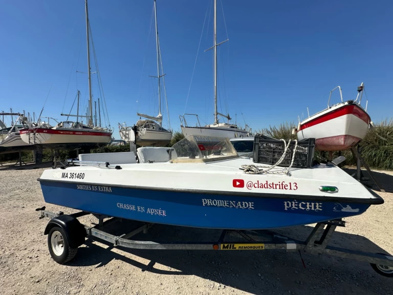 Motorboat for rent Martigues at the best price