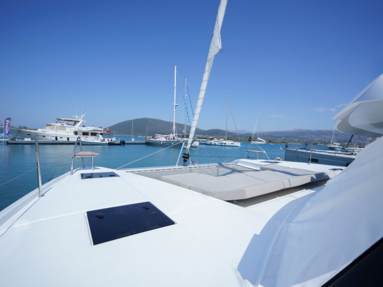Catamaran rental in Néa Péramos - Fountaine Pajot Astrea 42