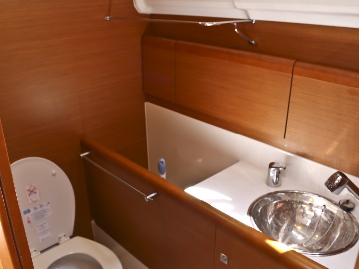 Yacht charter Volos cheap Sun Odyssey 33i