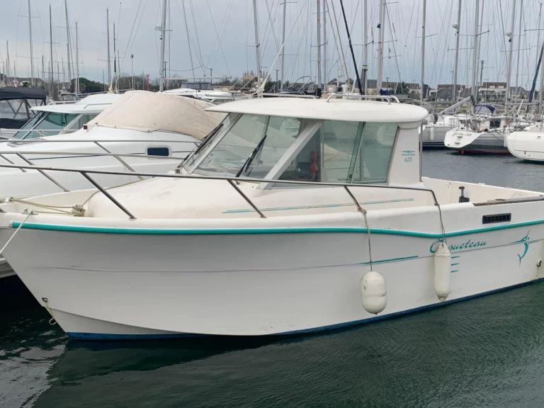 Boat rental Ocqueteau Espace 625 Cordouan in Saint-Gilles-Croix-de-Vie on Samboat