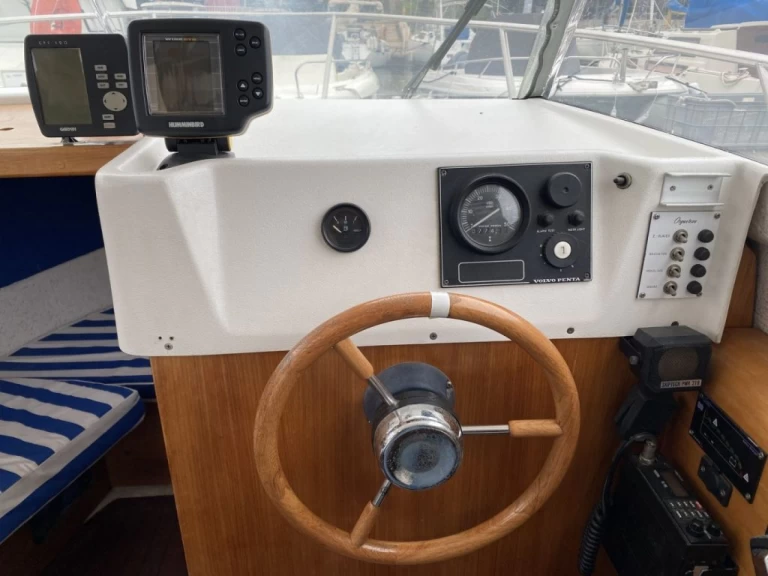 Motorboat rental with or without captain Ocqueteau Saint-Gilles-Croix-de-Vie