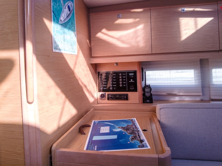 Rent a 3 DUFOUR 390 GL- BL Bandol