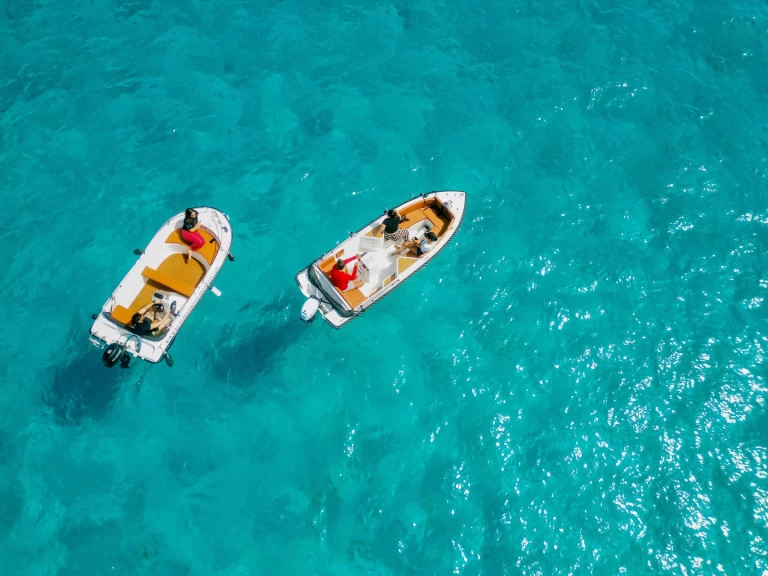 Boat rental Astec FIBER 400 in Playa Blanca on Samboat