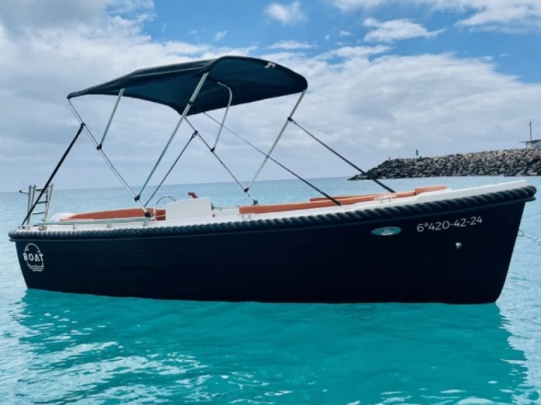 Motorboat rental with or without captain Silver Playa Blanca