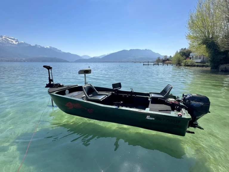Motorboat for rent Annecy at the best price
