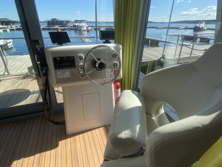 Houseboat rental with or without captain D13 Waren (Müritz)