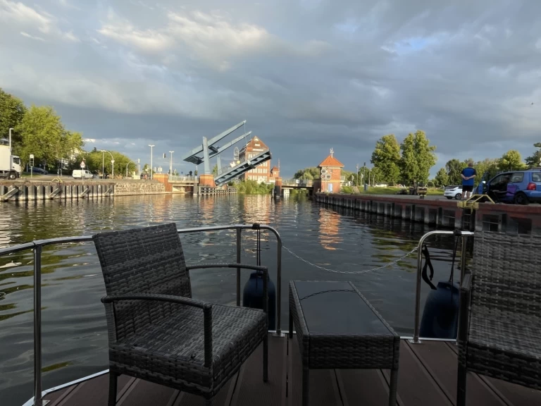 Bareboat Rental Houseboat RB2 with a boat licence