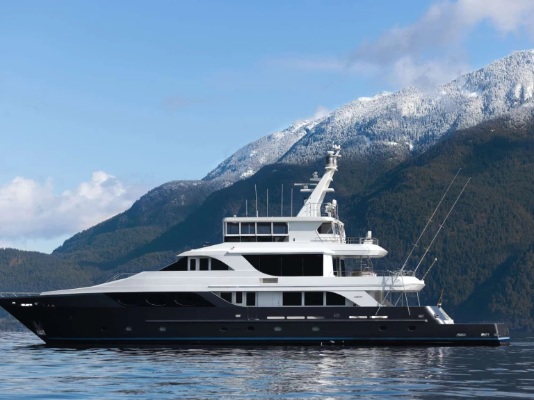 Luxury Yacht rental with or without captain Intermarine State of Alaska
