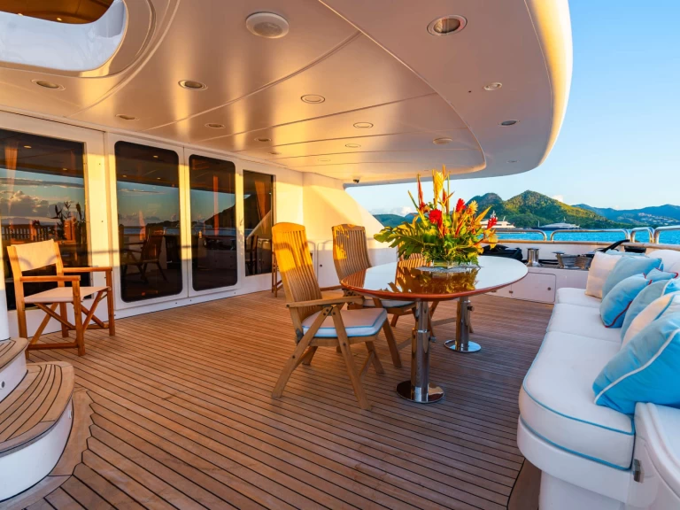 Rent a Benetti ARTHUR'S WAY 143 Saint Martin