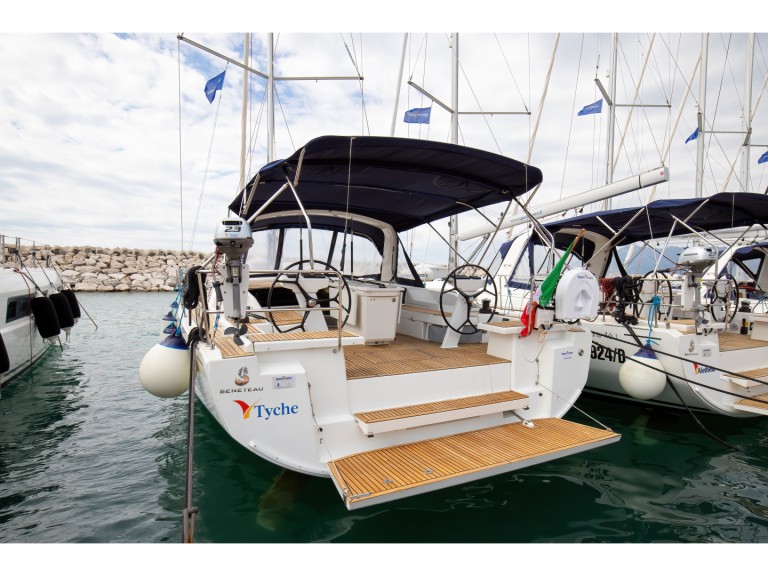 Sailboat rental in Castiglioncello - Bénéteau Oceanis 46.1