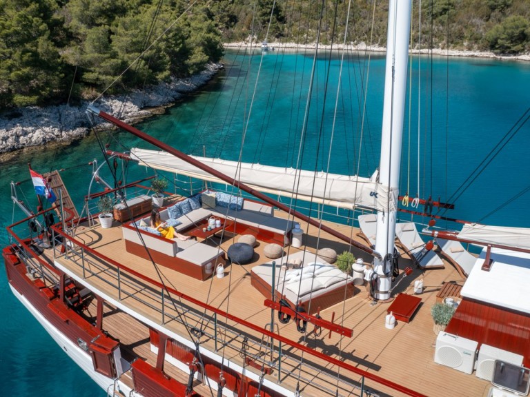 Yacht charter Stobreč cheap M/S Romanca