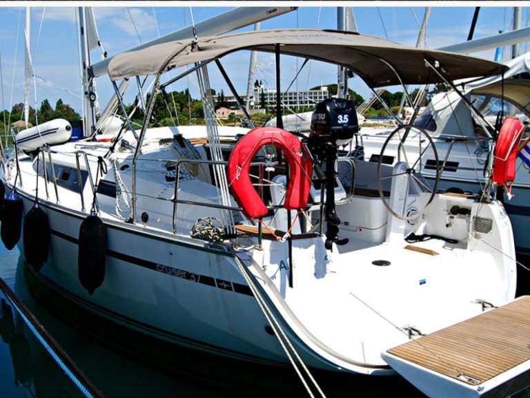 Yacht charter Gouvia cheap Bavaria 37