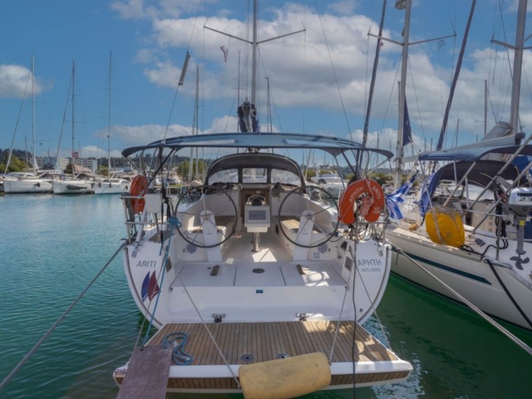 Bareboat Rental Sailboat Bavaria with a boat licence