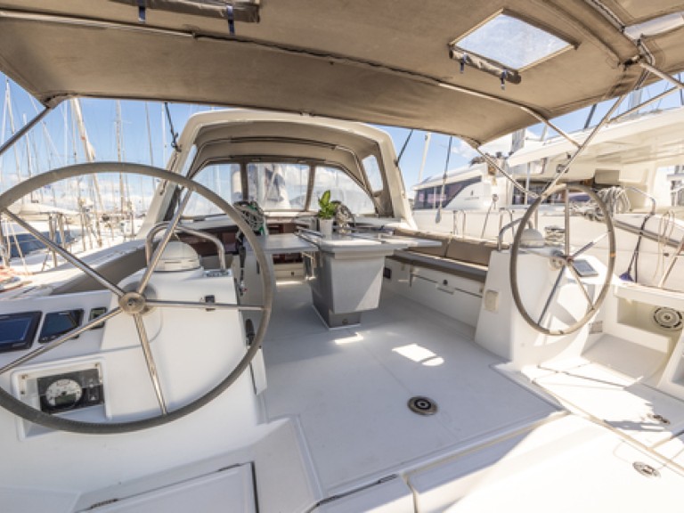 Rent a Bénéteau Oceanis 48 Lefkáda
