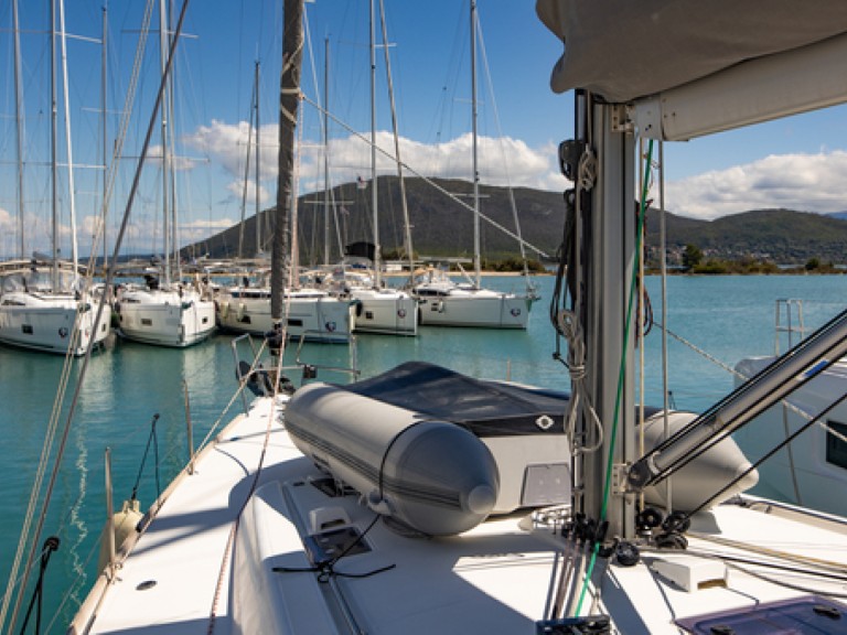 Sailboat rental in Lefkáda - Bénéteau Oceanis 48