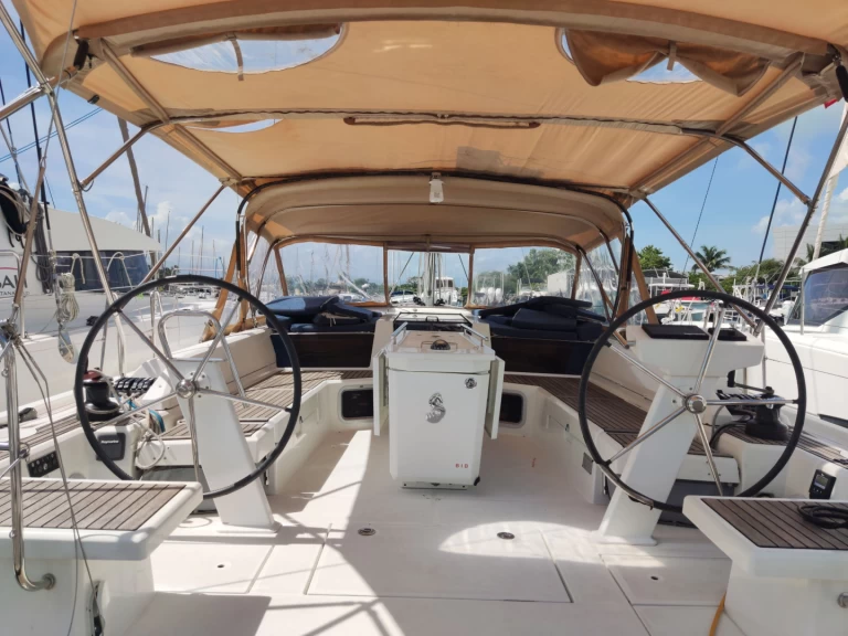 Boat rental Bénéteau Oceanis 51.1 in Le Marin on Samboat