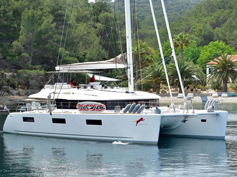 Yacht charter Split cheap Lagoon 620