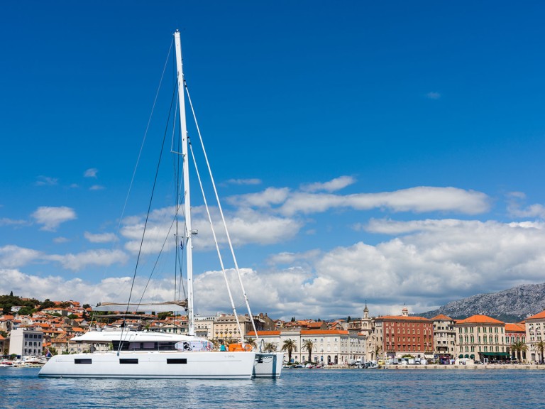 Yacht charter Split cheap Lagoon 620