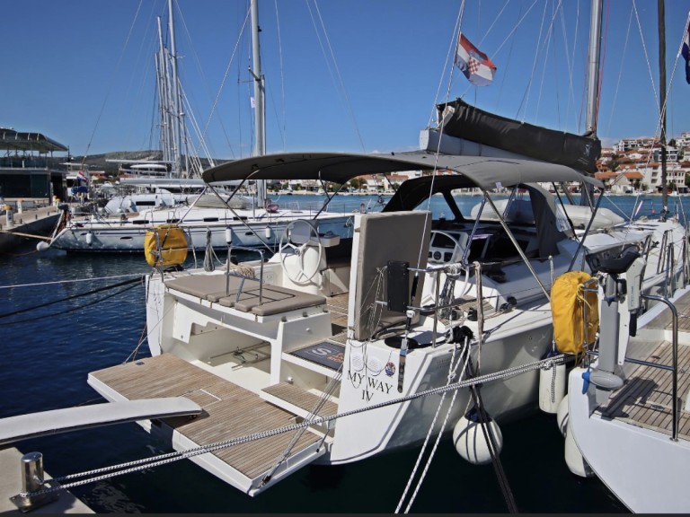 Boat rental Dufour Dufour 56 Exclusive in Rogoznica on Samboat