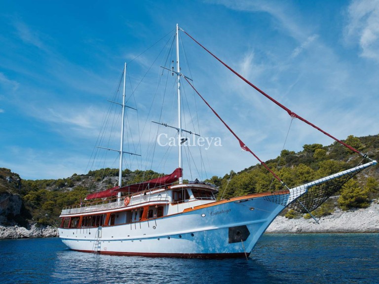 Sailboat rental in Sumpetar - Custom Made Cataleya