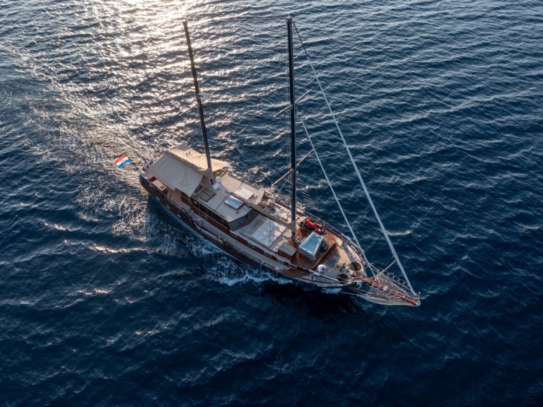 Rent a Unknown Pacha Split