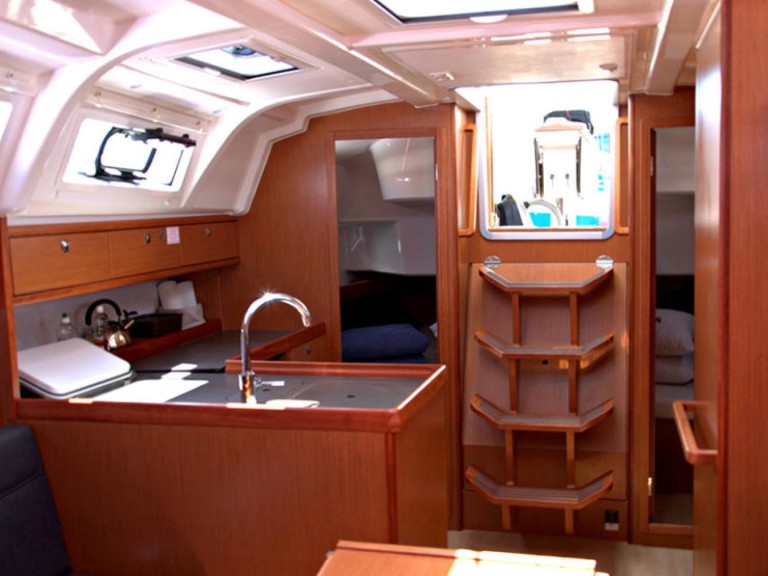 Boat rental Bavaria Bavaria 37 in Gouvia on Samboat