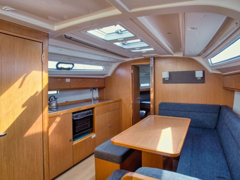 Sailboat rental in Gouvia - Bavaria Cruiser 41