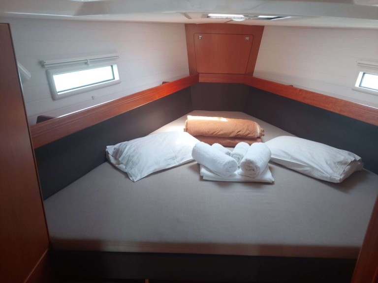 Bareboat Rental Sailboat Bavaria with a boat licence