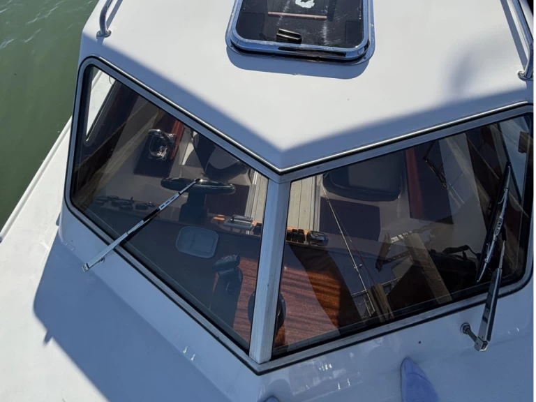 Motorboat for rent Venice at the best price