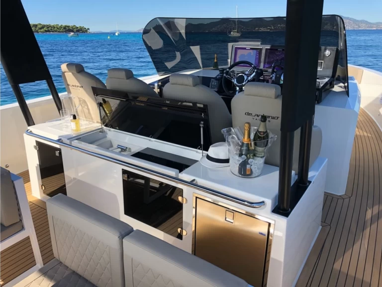 Motorboat rental with or without captain De Antonio Lávrio