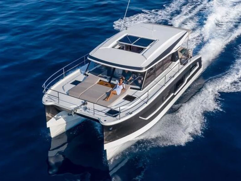 Motorboat rental in Lávrio - Fountaine Pajot Fountaine Pajot MY4.S