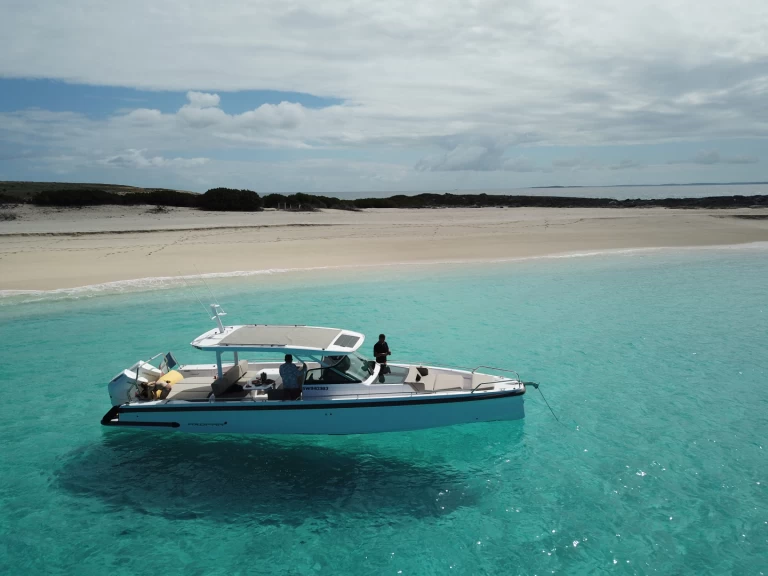 Motorboat for rent Marigot at the best price