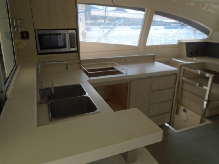 Catamaran rental in Palmeira - Robertson and Caine Leopard 48