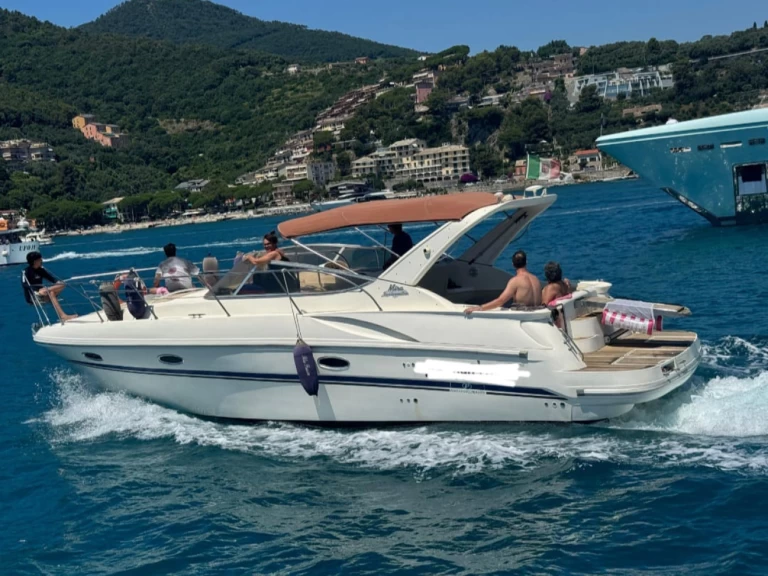 Motorboat for rent Ameglia at the best price