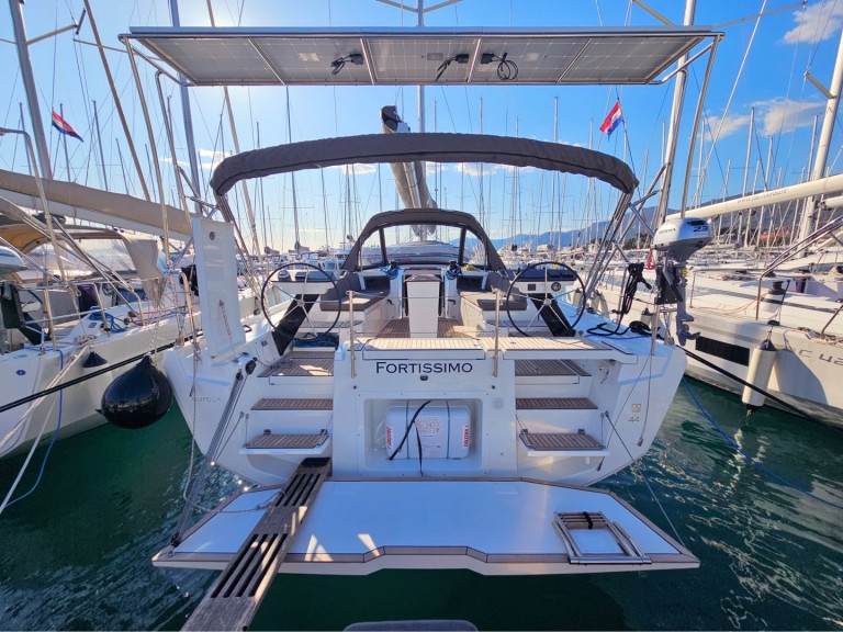 Yacht charter Kaštel Gomilica cheap Dufour 44