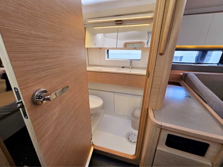 Sailboat for rent Kaštel Gomilica at the best price